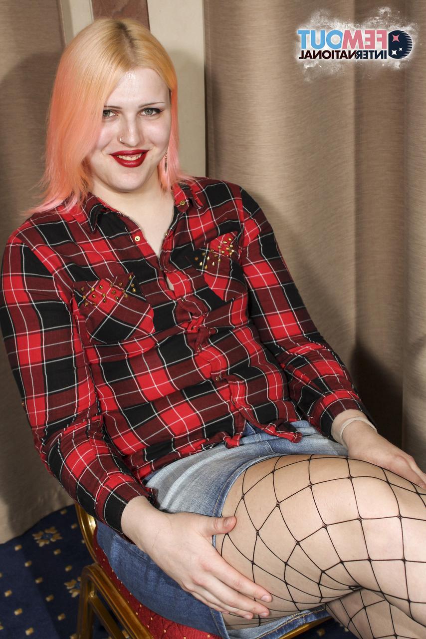 16P Femout XXX Ashly Baker, Sonya