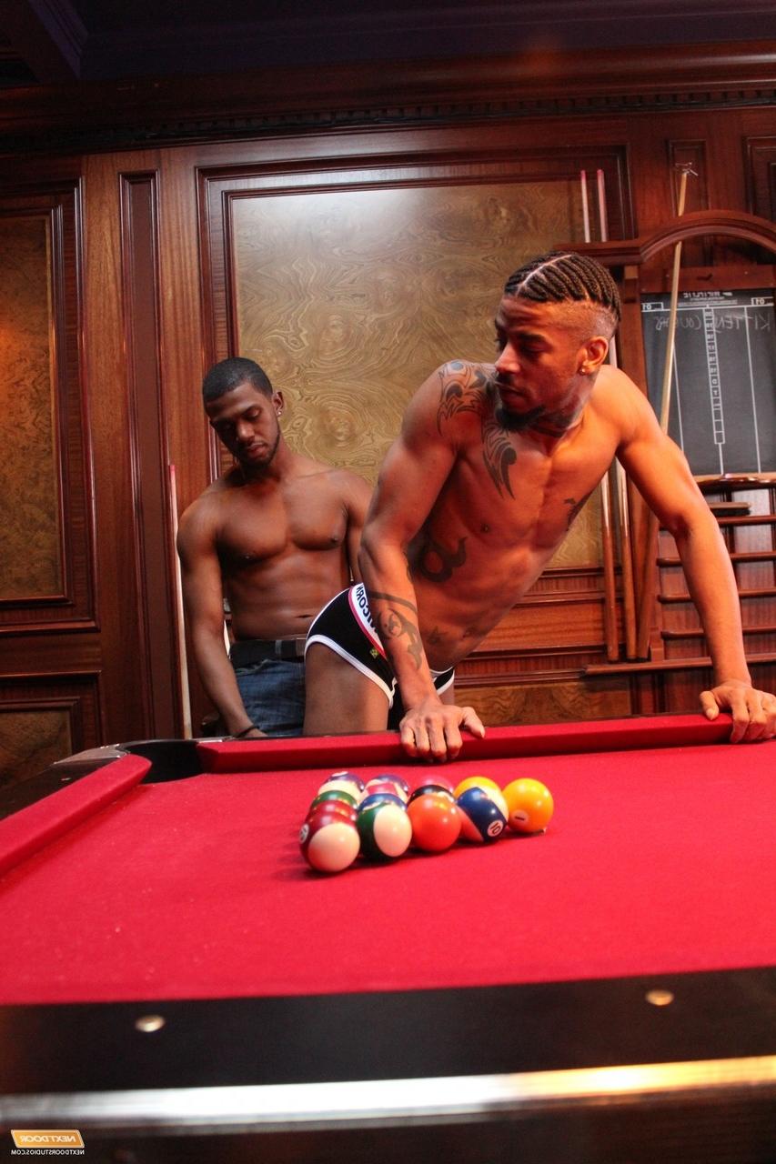 20P Jogadores de bilhar gays excêntricos Jin Powers e Krave Moore transam depois de um jogo