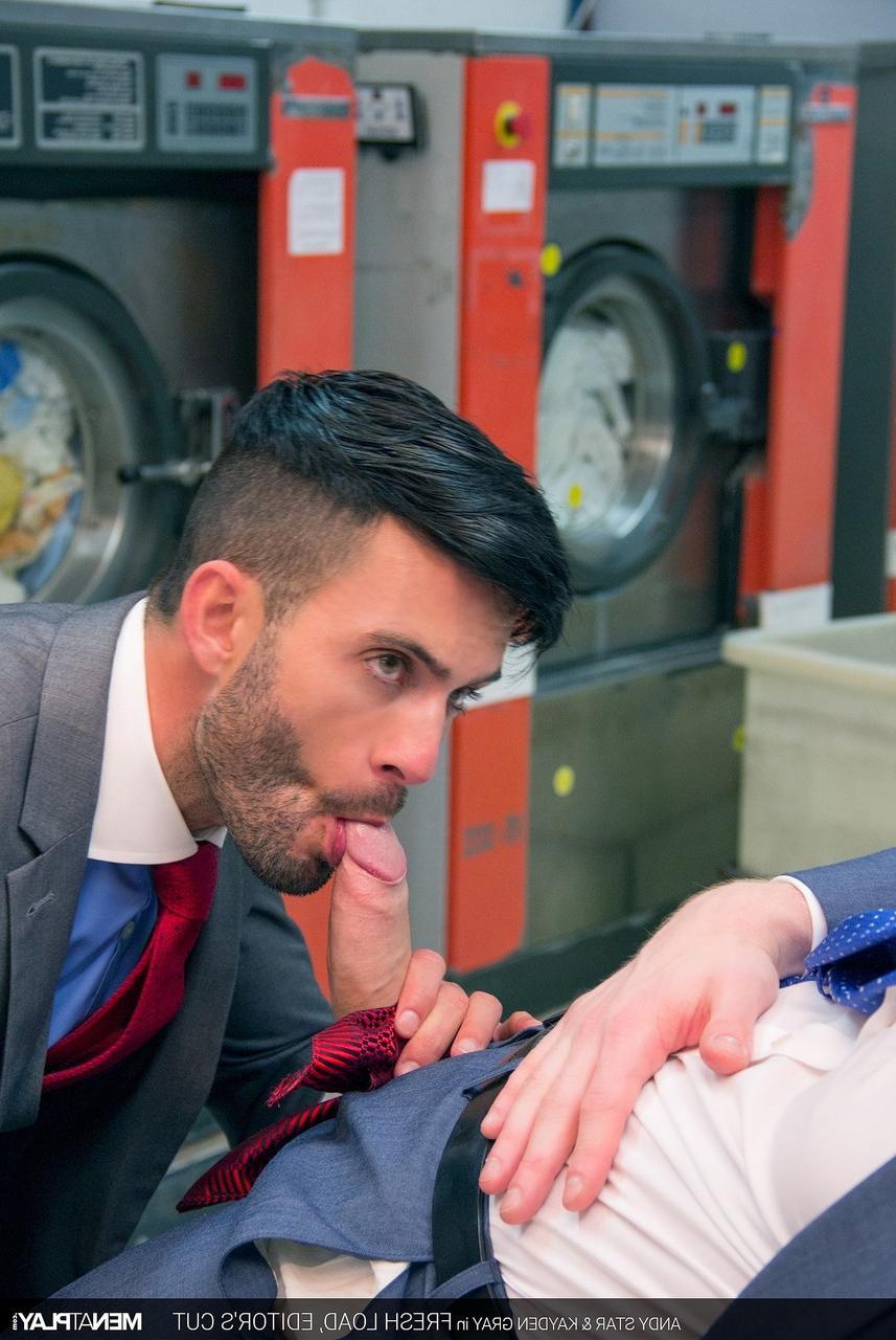20P ゲイ男性のアンディ・スターとケイデン・グレイがお互いの巨根をしゃぶってアナルセックス