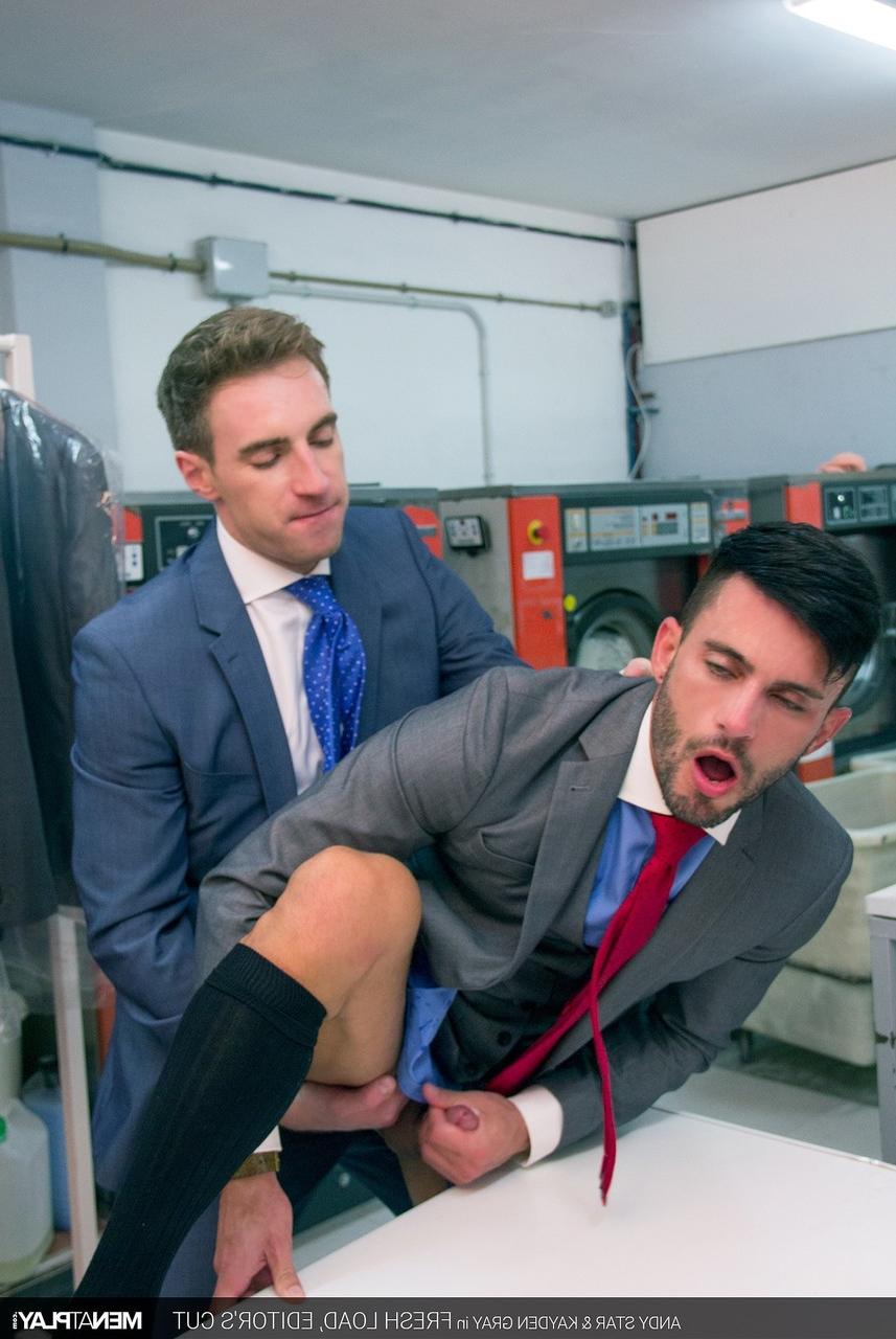 20P ゲイ男性のアンディ・スターとケイデン・グレイがお互いの巨根をしゃぶってアナルセックス