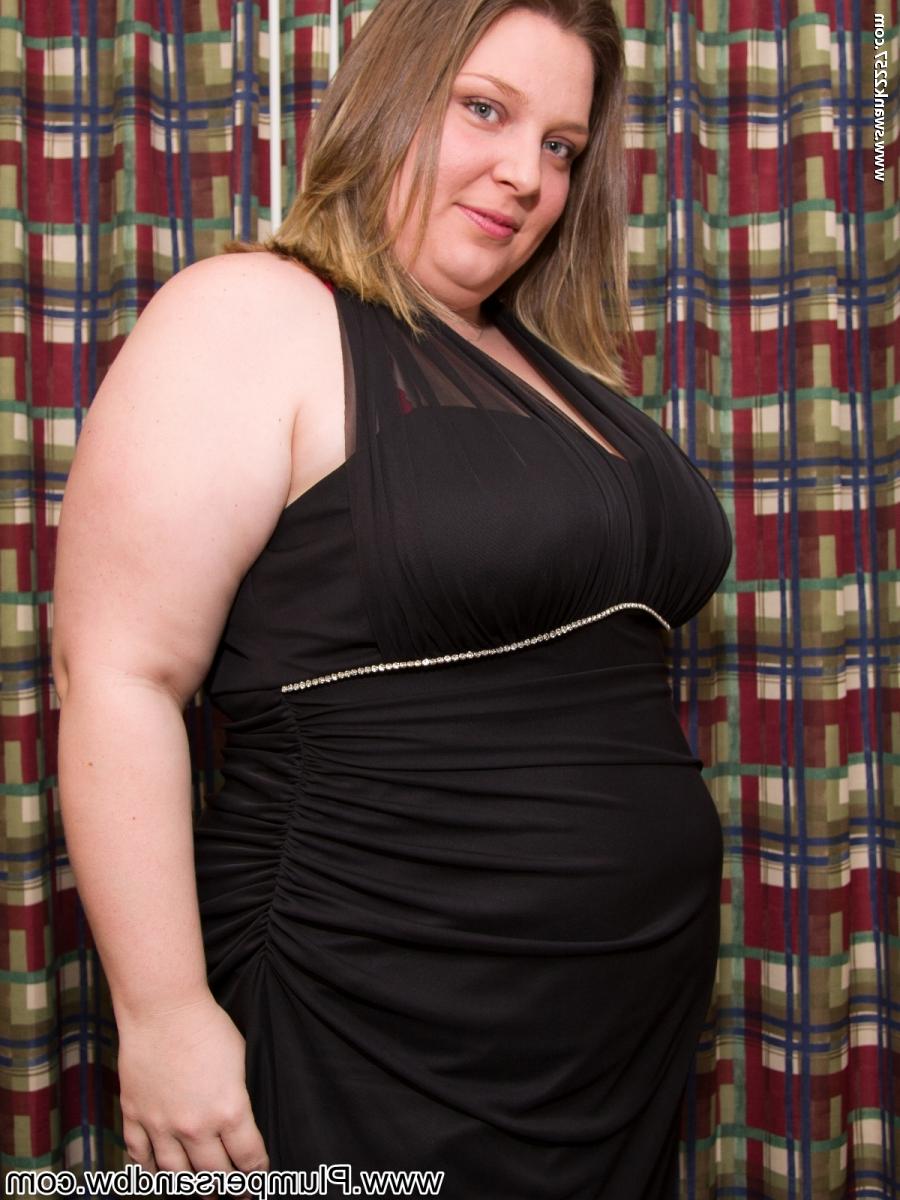 15P Fat female with a lower back tattoo gets banged by a condom wrapped dick