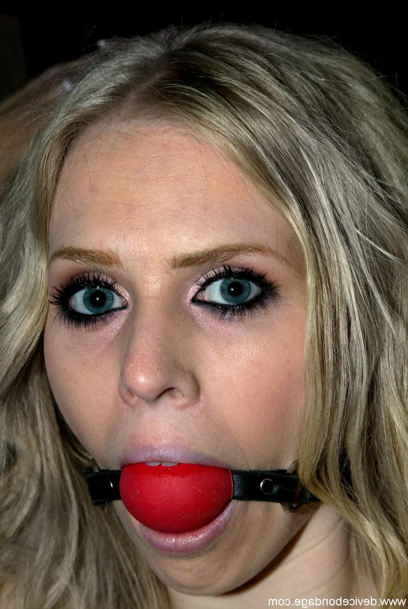 20P Submissive babes January Seraph and Sarah Jane Ceylon get bound and punished