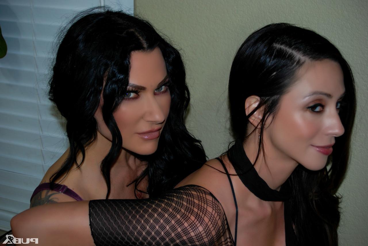 19P Sexy black-haired MILFs Jenevieve Hexxx and Ariella Ferrera suck a toy in POV