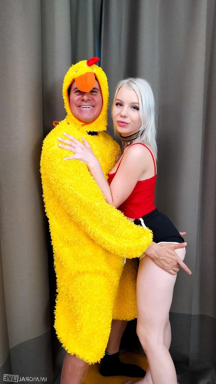 15P Platinum blond Mary Monroe gives her filthy asshole to a man in a chicken suit