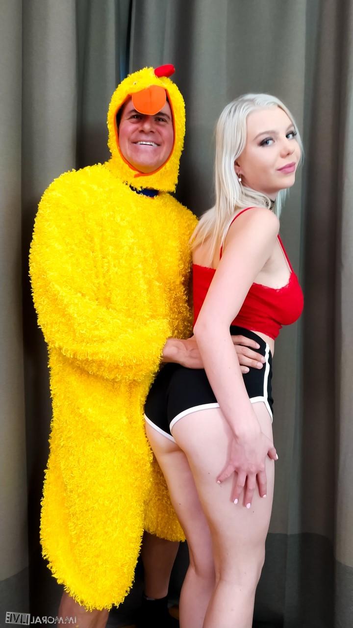 15P Platinum blond Mary Monroe gives her filthy asshole to a man in a chicken suit