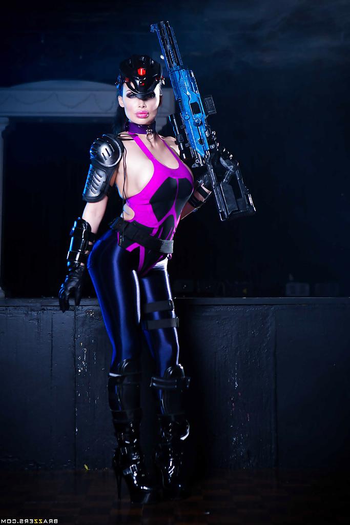 16P Pornstar Aletta Ocean showing off big tits and nice ass in cosplay attire