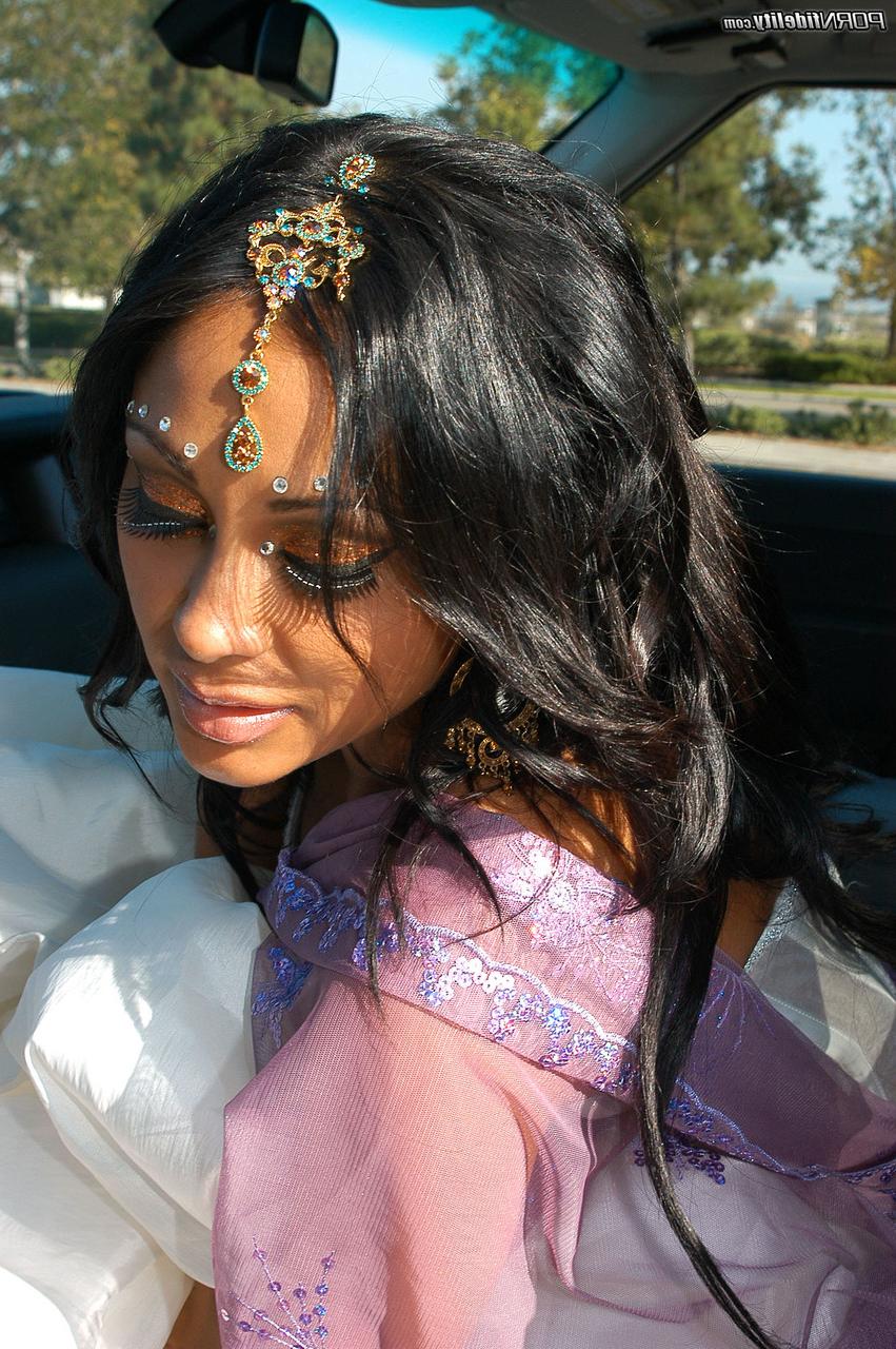 20P Indian bride Priya Rai blows a white dick and gets screwed in a closeup