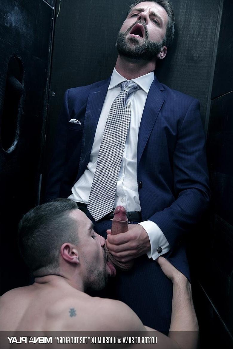 19P Sexy bodybuilder Hector de Silva gets his ass filled by businessman Josh Milk