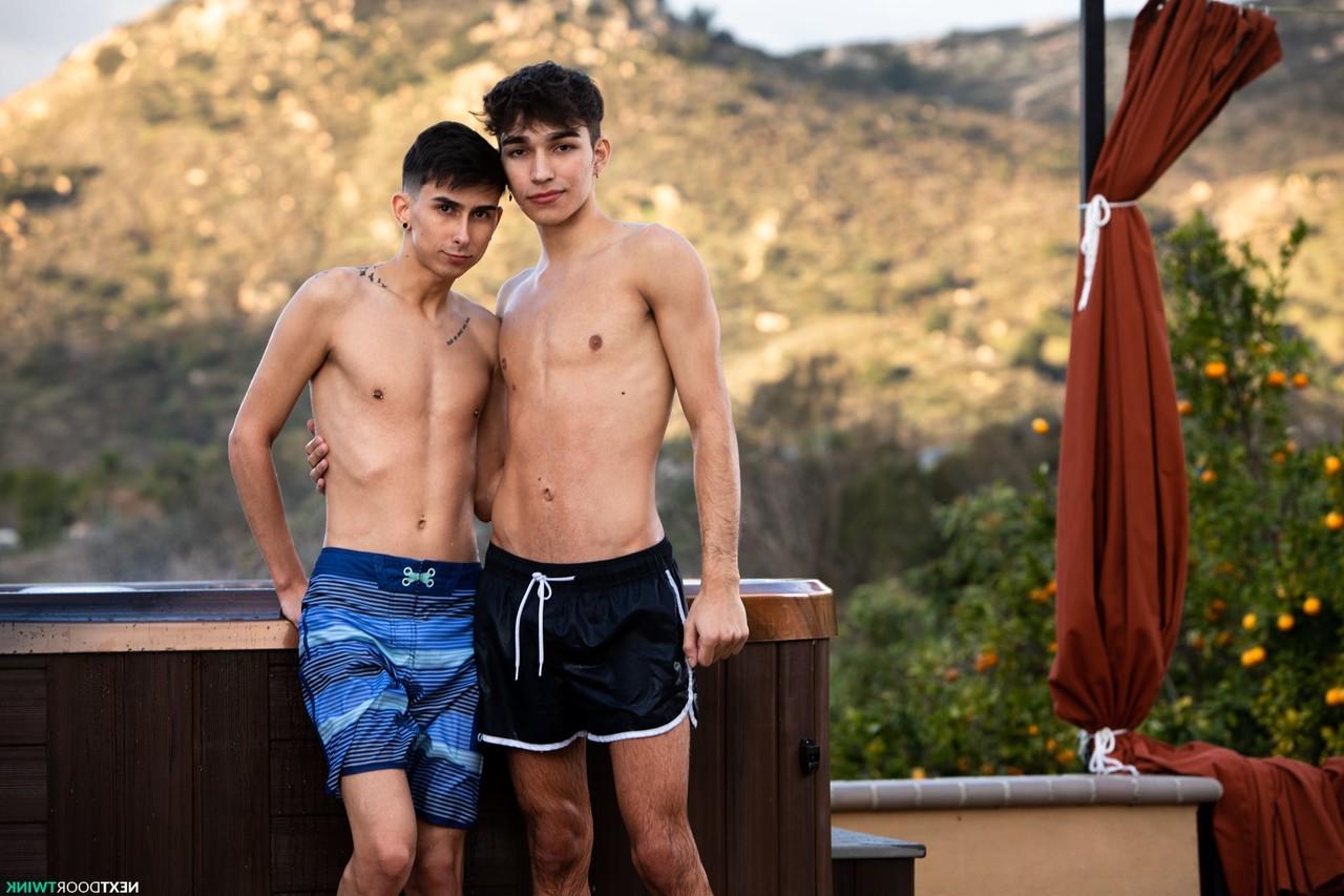 20P Kai Locks et Dylan Matthews, gays maigres et pervers, se baisent les trous