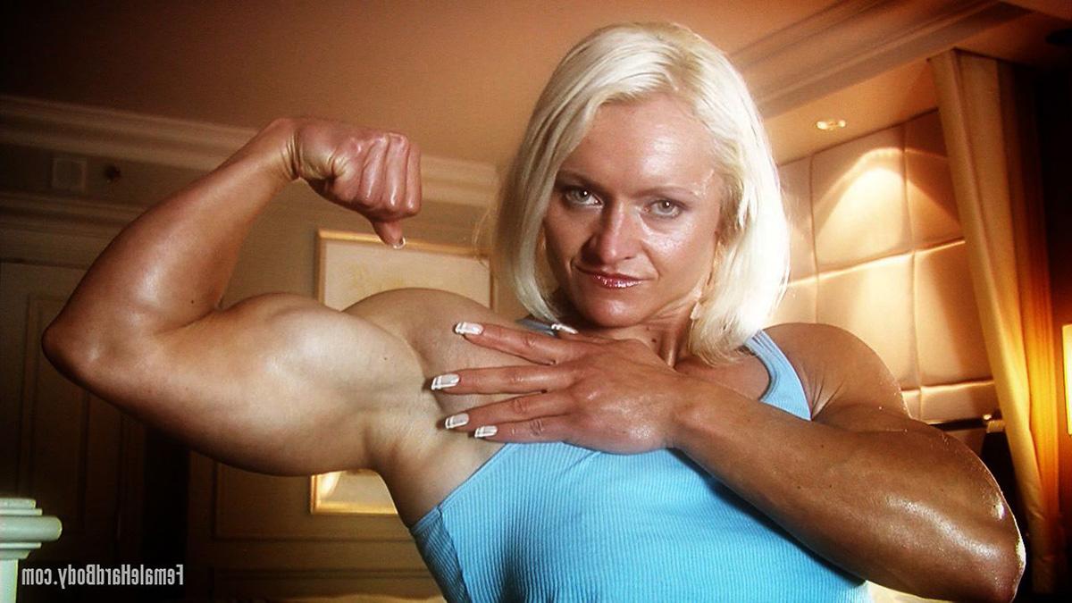 15P Blonde MILF bodybuilder Brigita Brezovac showing off underboobage and muscles