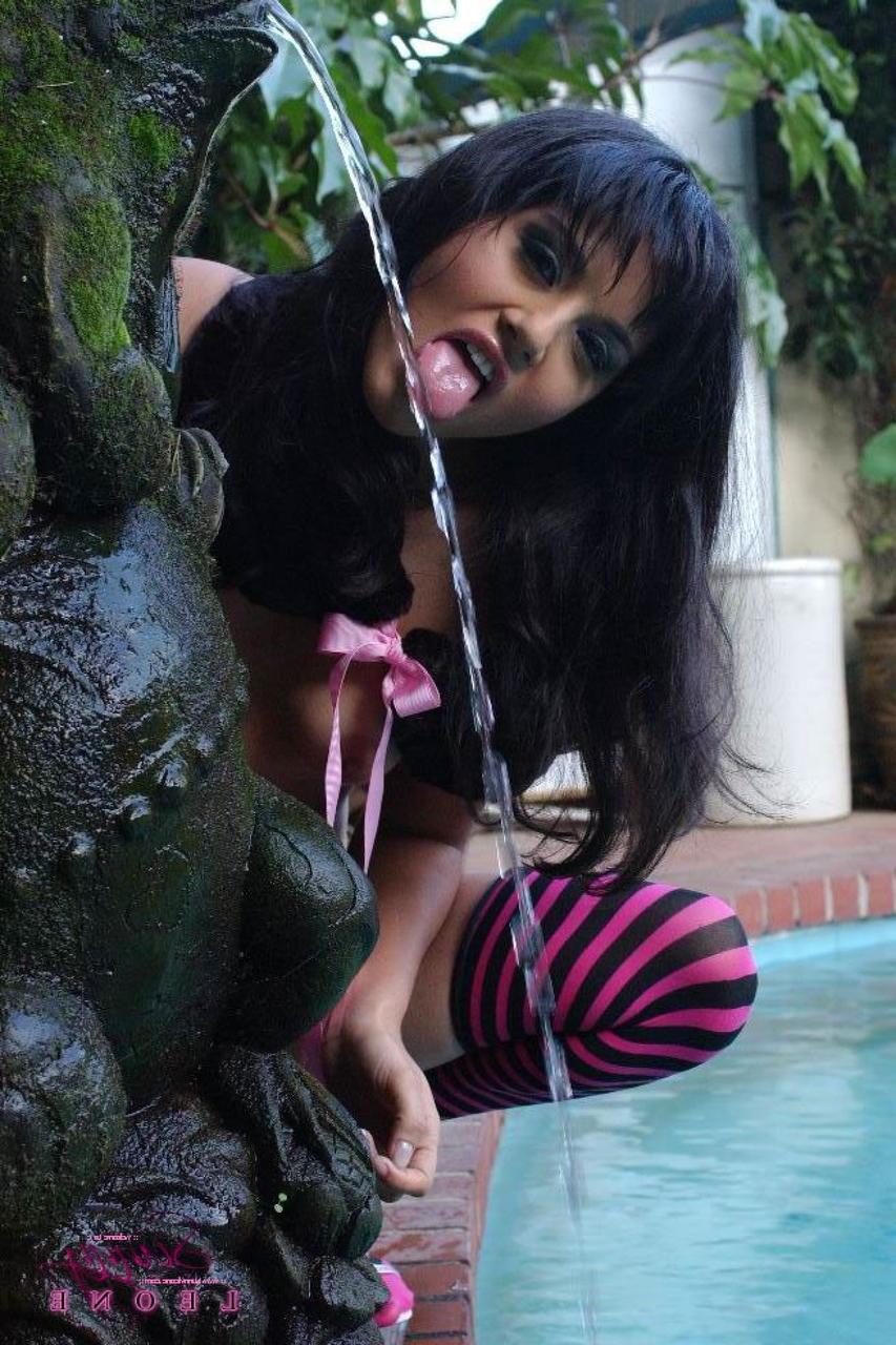 20P Topless MILF Sunny Leone shows off her skinny body in stockings & high heels