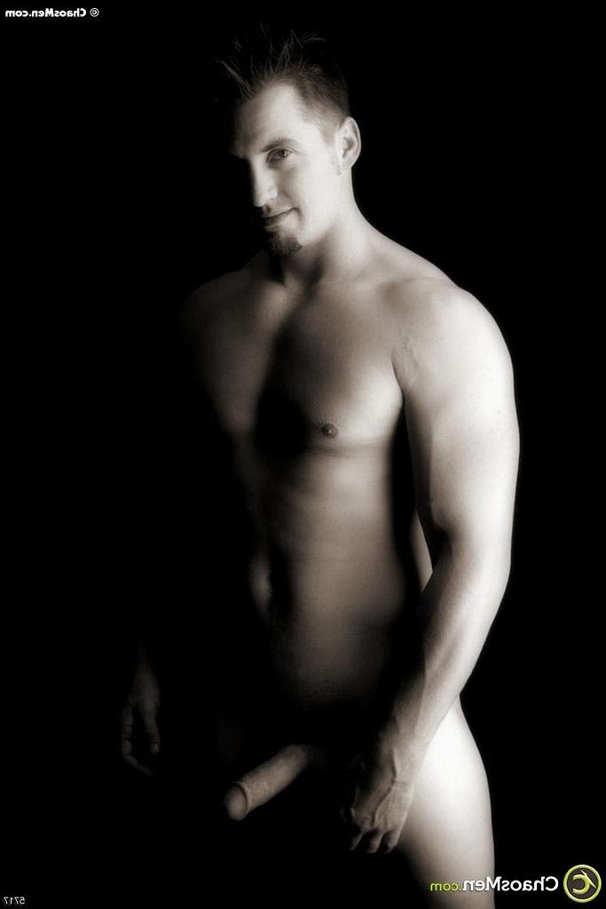 20P Hunky dude Sergei shows off his athletic naked body & his delicious cock