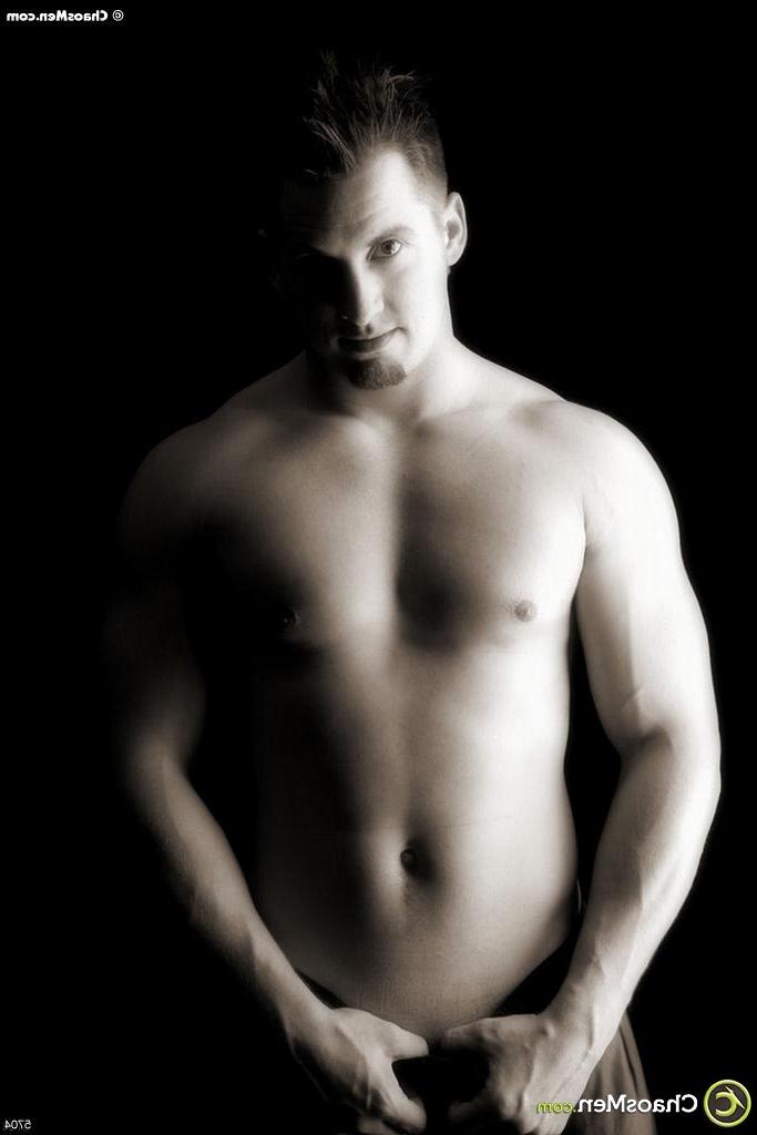 20P Hunky dude Sergei shows off his athletic naked body & his delicious cock