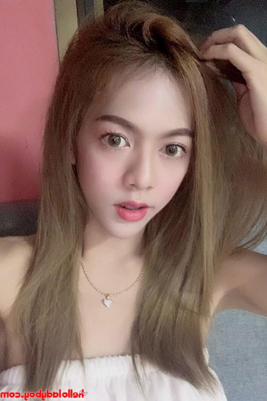 20P Hello Ladyboy 