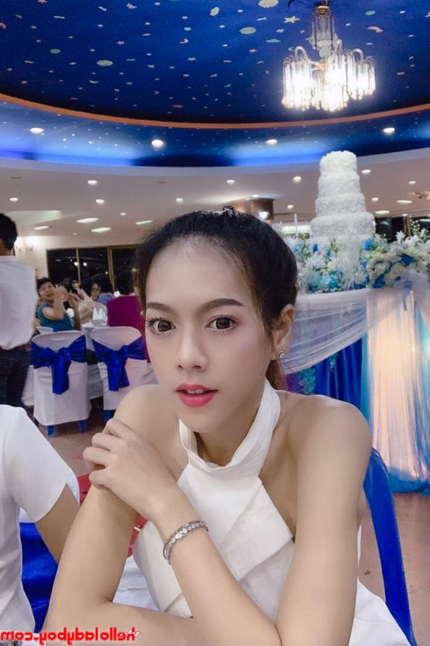20P Hello Ladyboy 