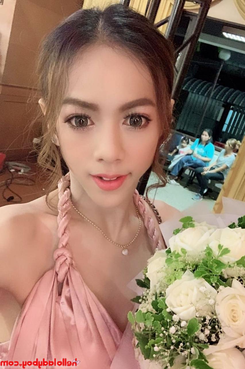20P Hello Ladyboy 