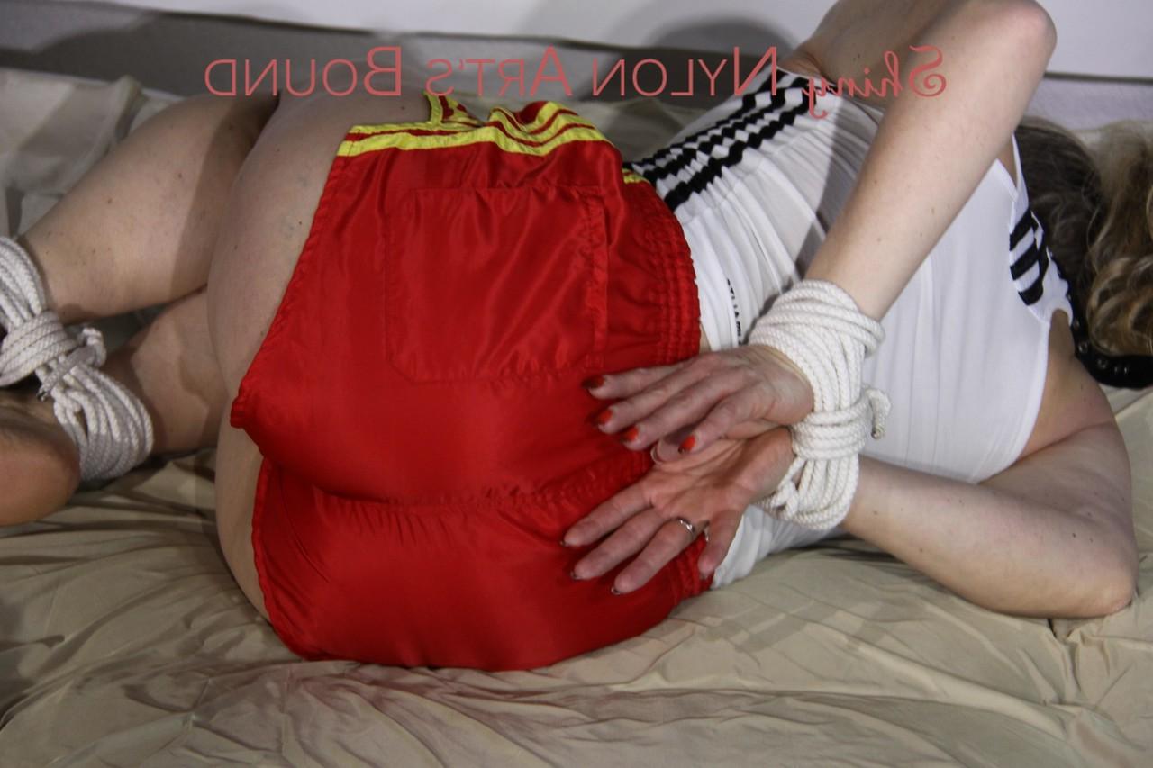 16P Shiny Nylon Arts Bound Nude XXX