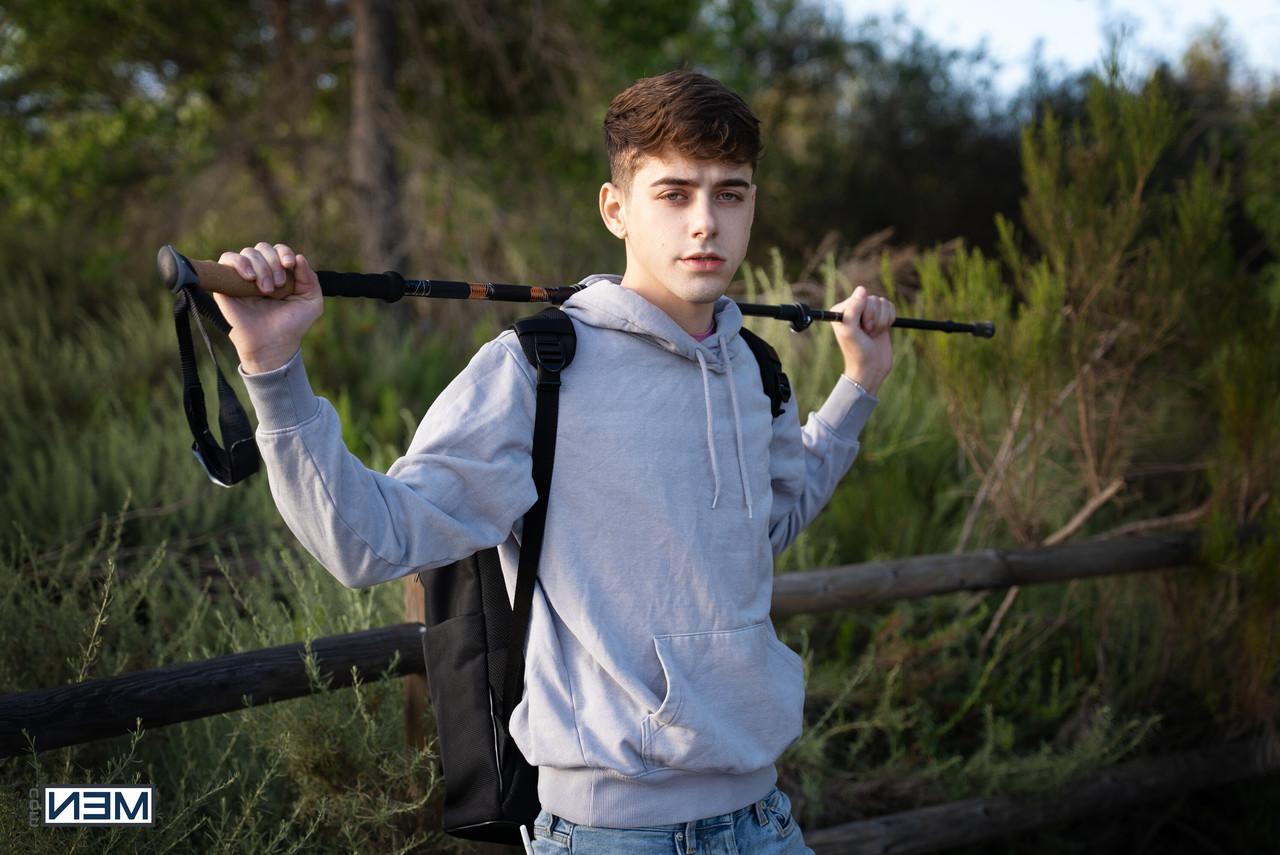 16P Hommes avec Joey Mills, Troye Dean