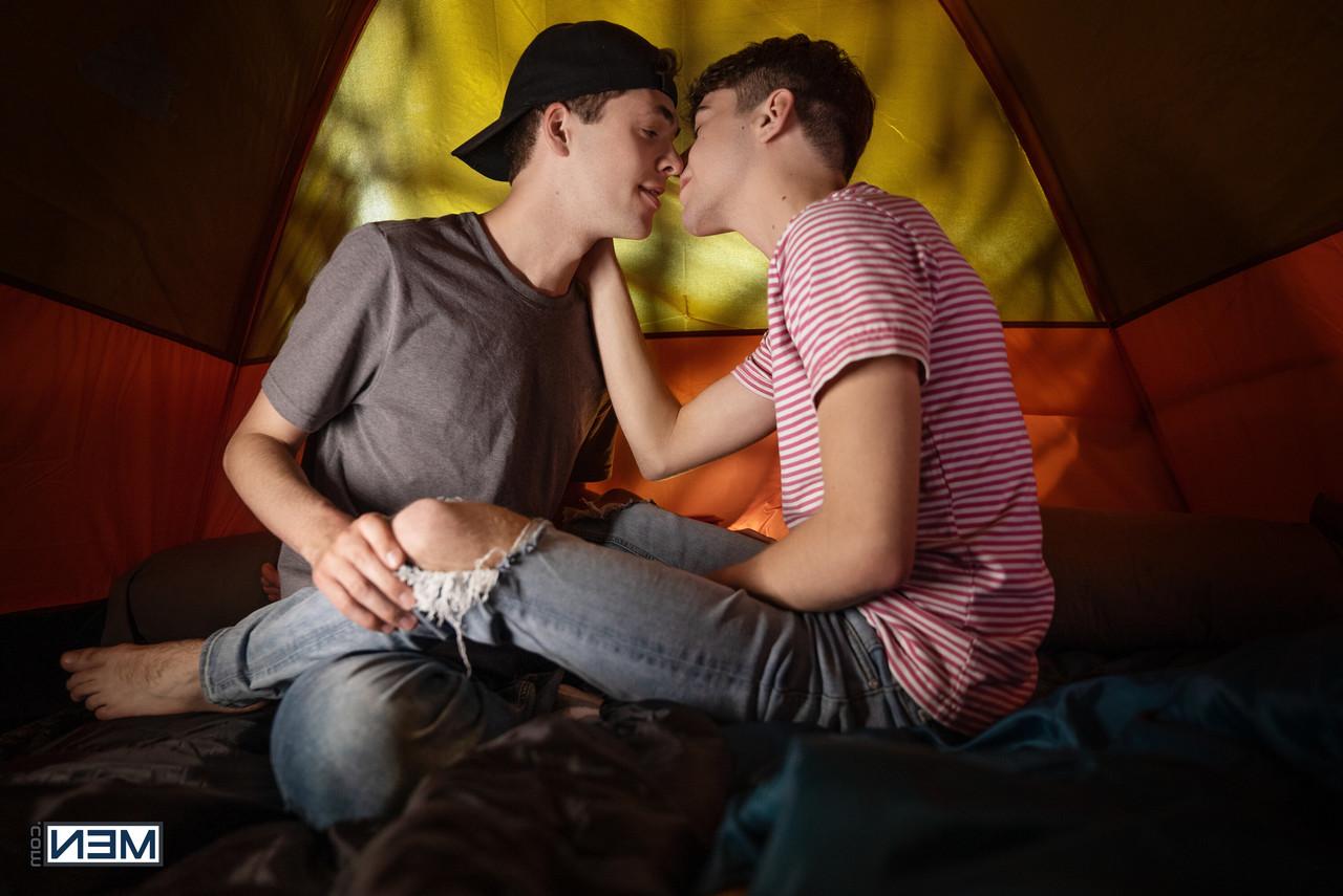 16P Hommes avec Joey Mills, Troye Dean