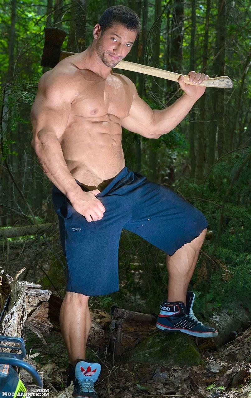 15P Archer Quan et Christian Power, hommes homosexuels musclés, ont des relations sexuelles orales et anales en plein air