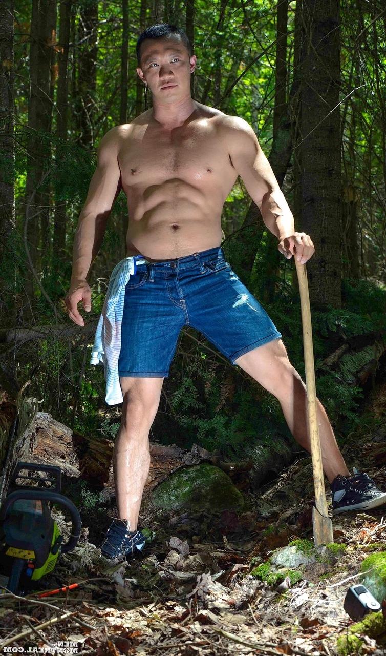 15P Archer Quan et Christian Power, hommes homosexuels musclés, ont des relations sexuelles orales et anales en plein air