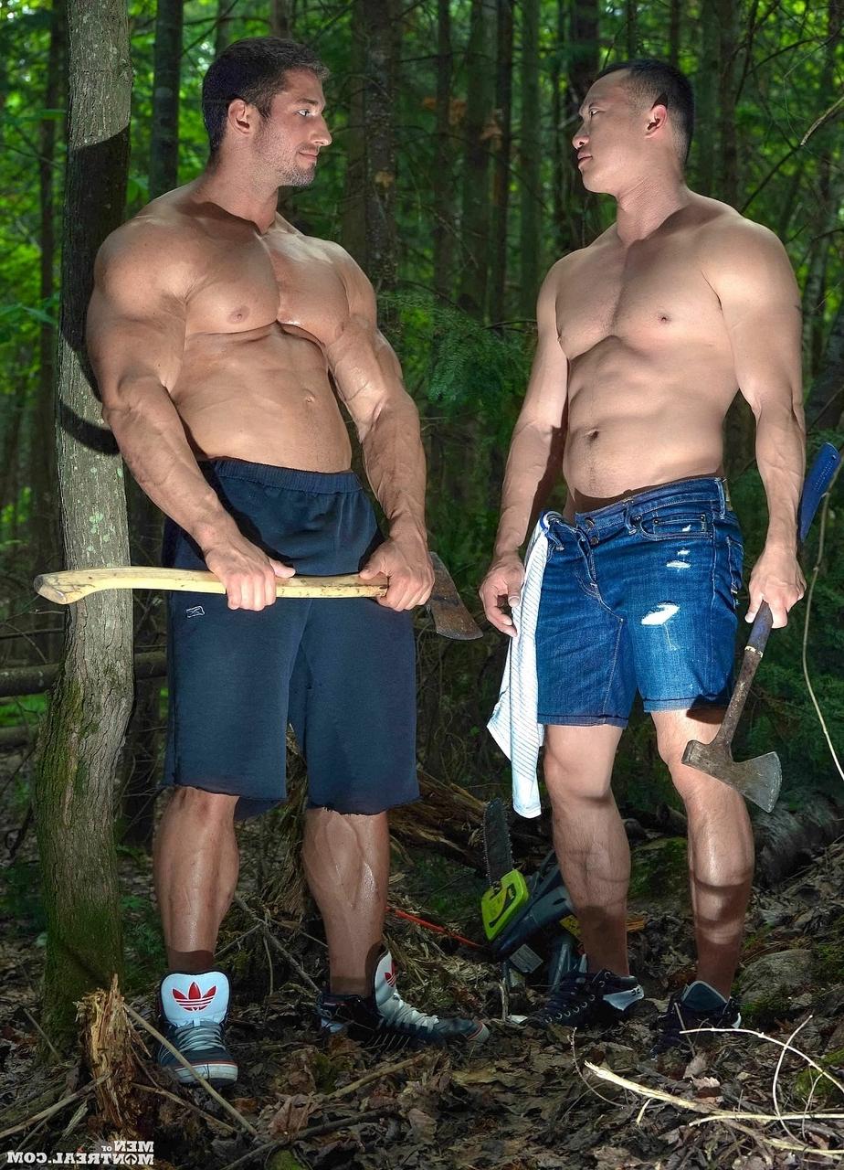 15P Archer Quan et Christian Power, hommes homosexuels musclés, ont des relations sexuelles orales et anales en plein air