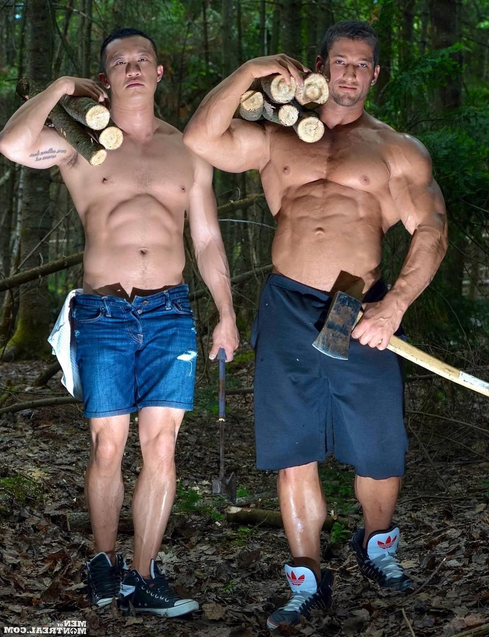 15P Archer Quan et Christian Power, hommes homosexuels musclés, ont des relations sexuelles orales et anales en plein air