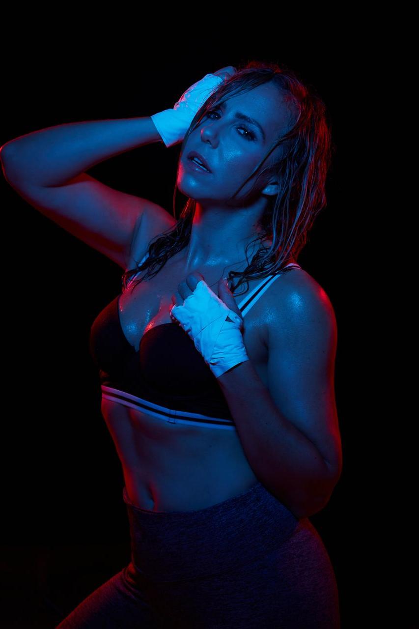 12P Famous babe photographer Holly Randall goes topless during a sweaty workout