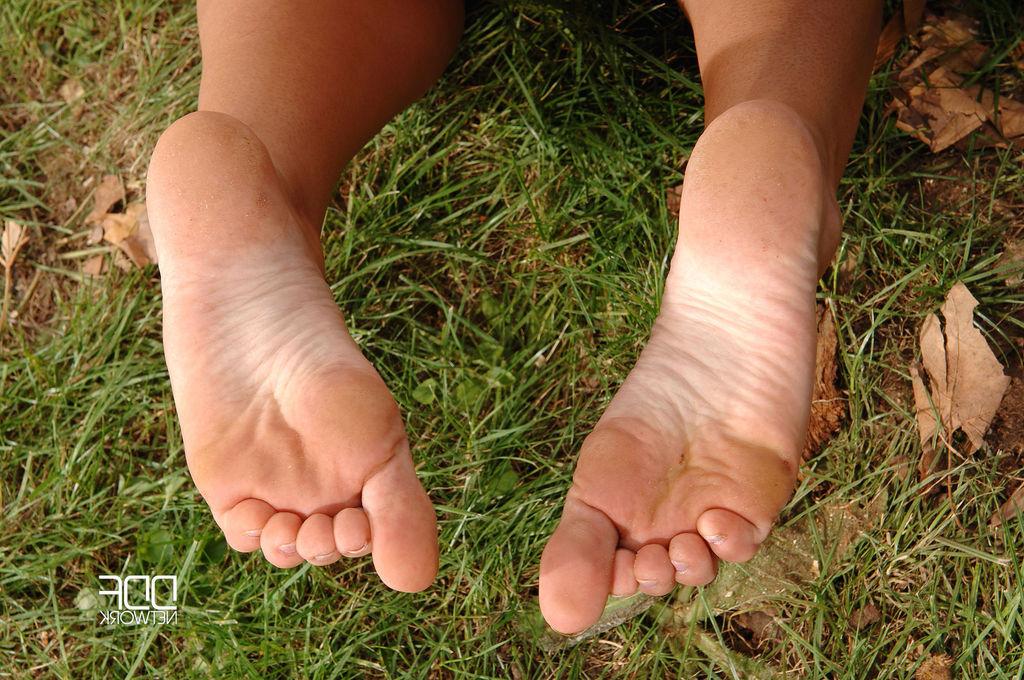 16P Lesbians Zuzana Z & Zoe L Fox play foot games out in the woods