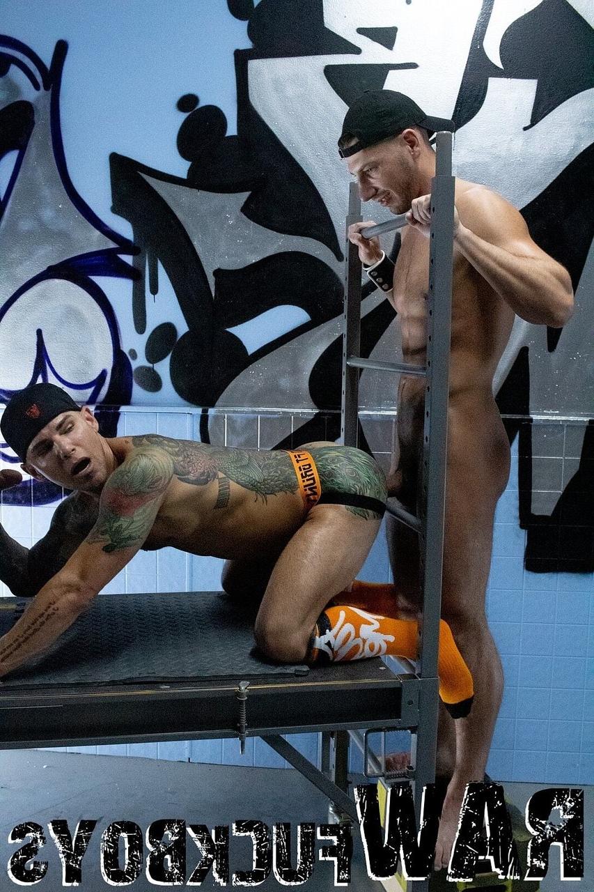 15P Tall Jordan Starr toying and fucking inked gay nympho Archer Croft's asshole