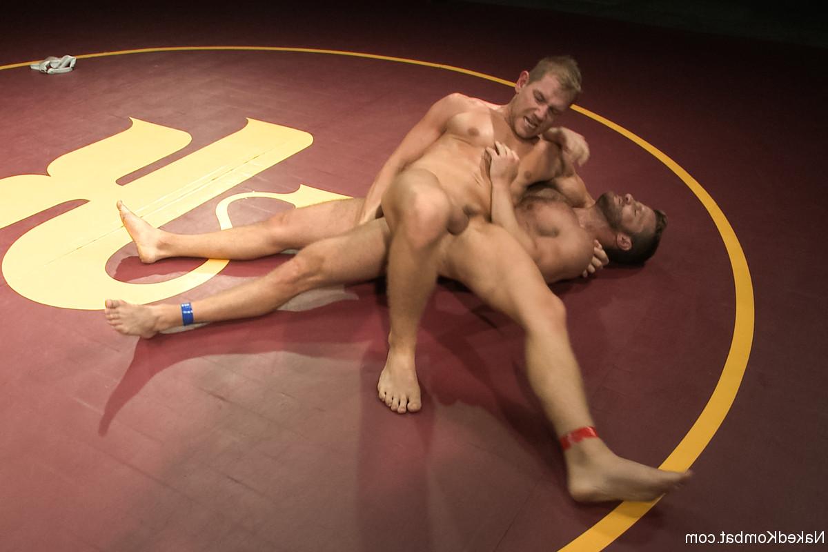 20P Kombat desnudo Alex Adams, Landon Conrad