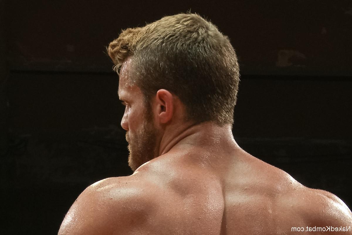 20P Kombat desnudo Alex Adams, Landon Conrad