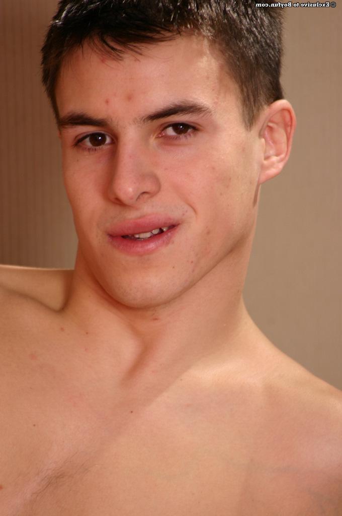 20P Good-looking caucasian boy David 4 shows off his inviting hard cock up close