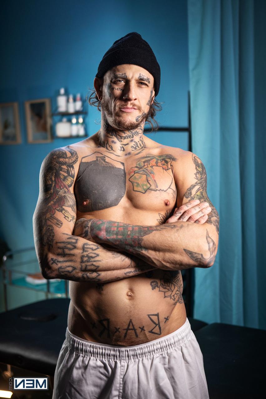 20P Homens Com Bo Sinn, Malik Delgaty
