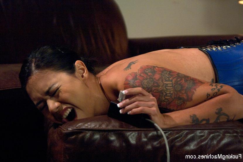 15P Tattooed girl masturbates while a machine dildo penetrates her asshole