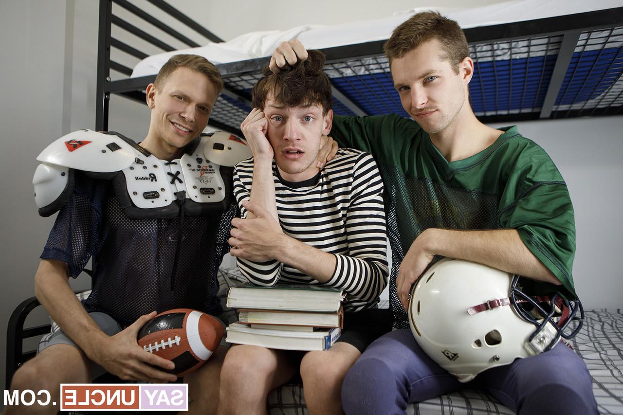 11P Die schwulen Kerle Edward Terrant, Ethan Chase und Benjamin Blue haben einen wilden Analdreier