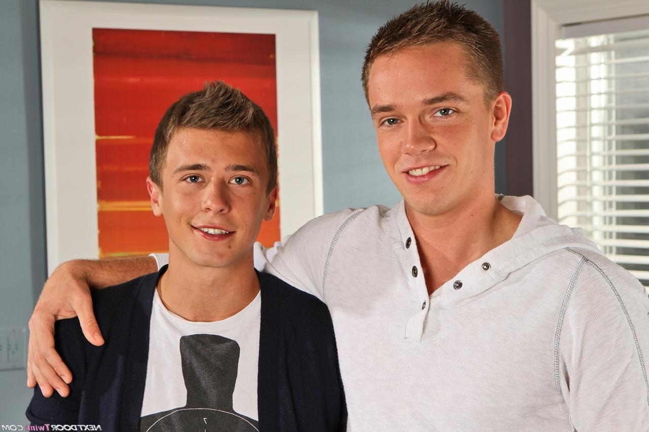 20P Gay studs with big dicks Ashton Rush & Lucas Knight enjoying hot anal sex