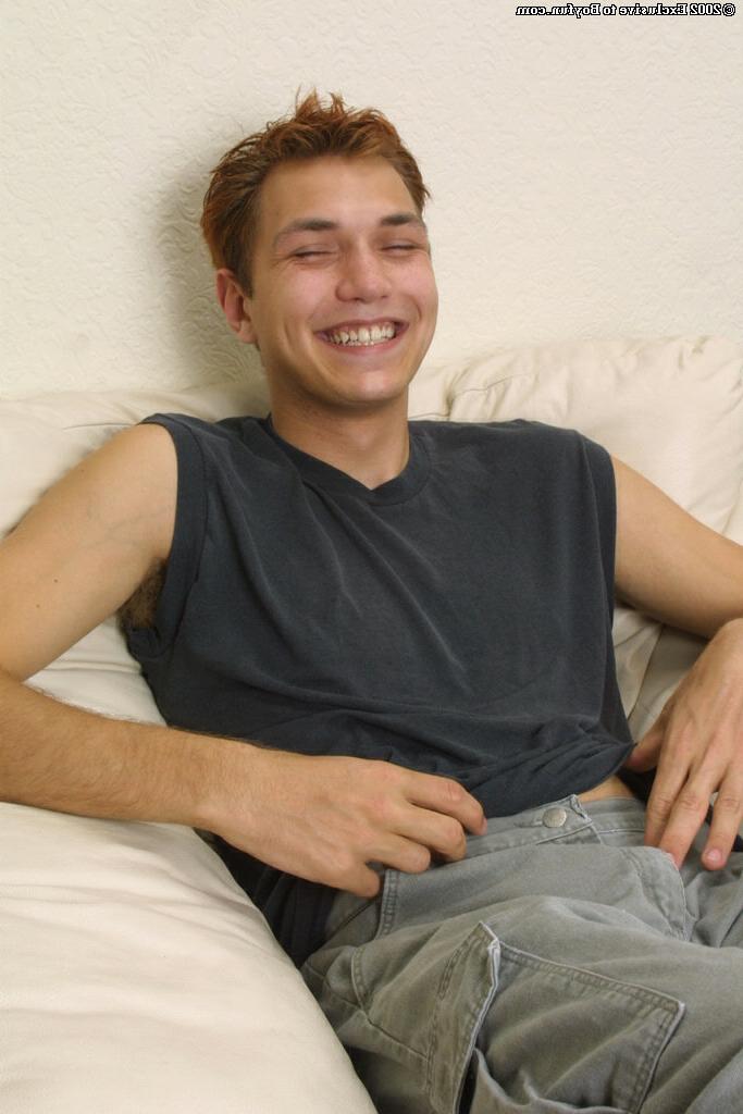 20P Adorable gay hottie Lance strips, shows his booty and strokes his boner