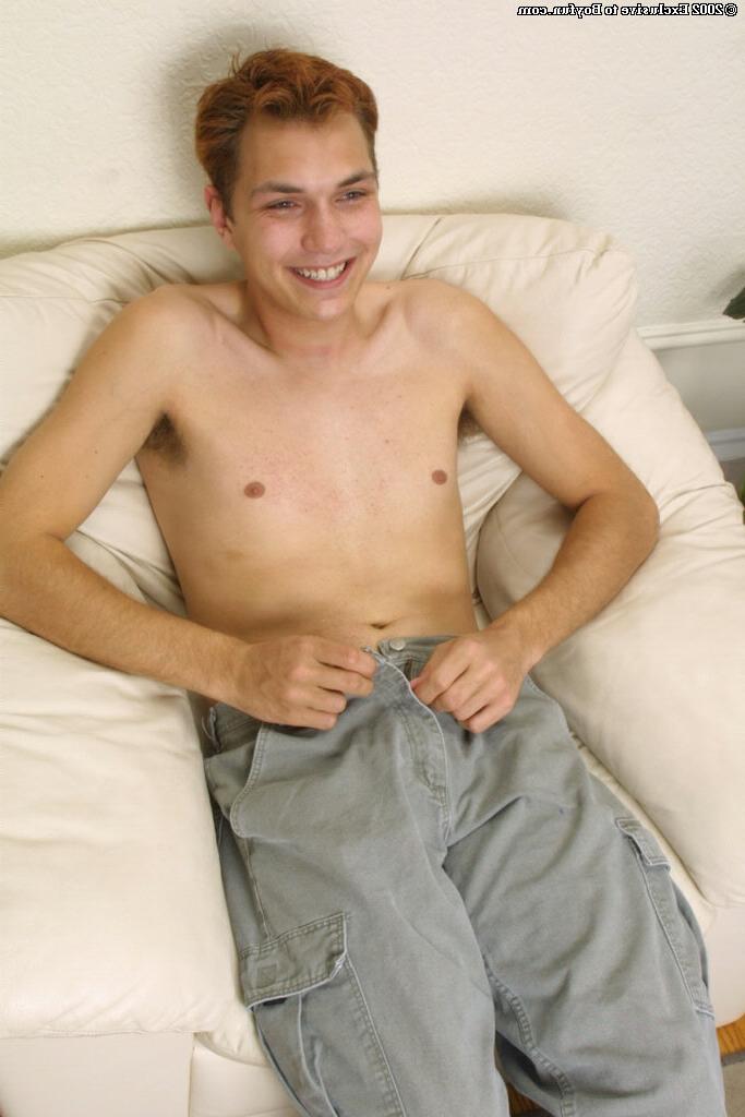 20P Adorable gay hottie Lance strips, shows his booty and strokes his boner