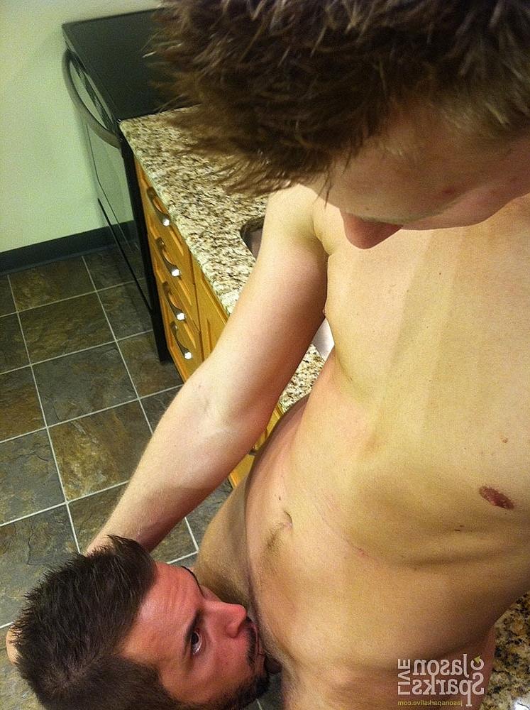 13P Zack Taylor gets bent over the kitchen counter & boned by gay boy Luke Andrews