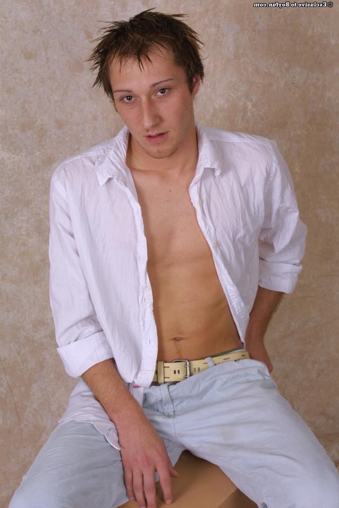20P Caucasian gay boy Jake plays with his cut dick and cums hard in a solo