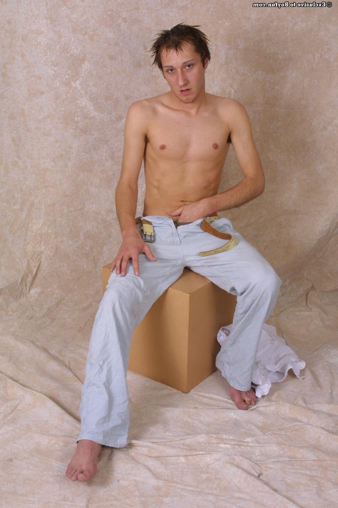 20P Caucasian gay boy Jake plays with his cut dick and cums hard in a solo