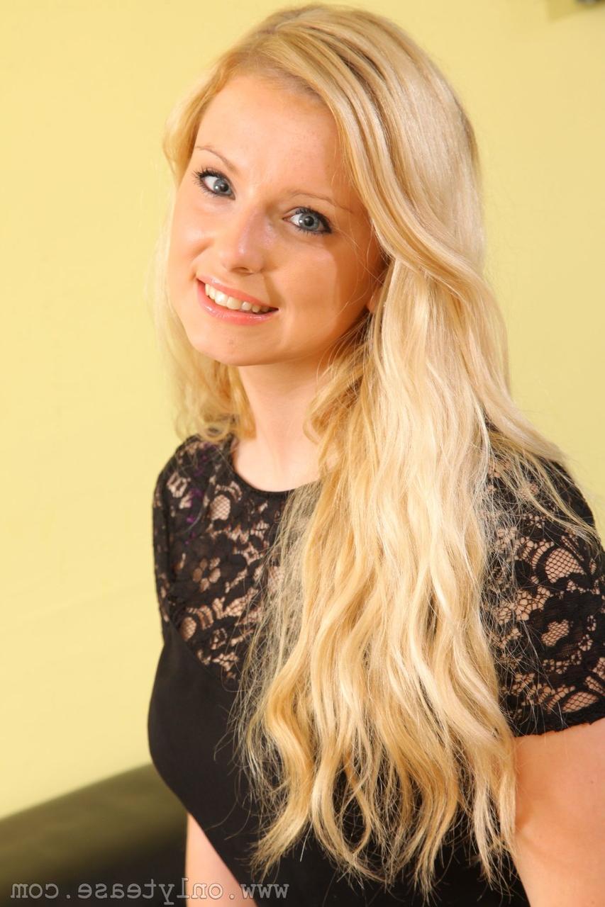 20P Only Tease Hollie Sparrow