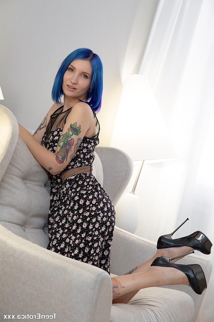 20P Skinny babe Keoki Star enjoys a satisfying big dick in different positions