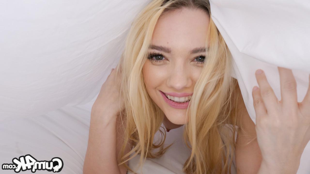 17P Petite adolescente Kenna James gosta de foda hardcore e creampie de buceta