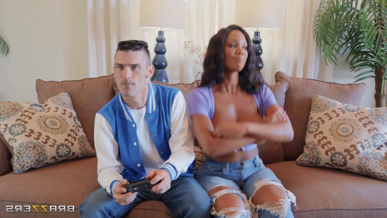 20P Black babe August Skye gets a pussy licking before enjoying wild IR sex