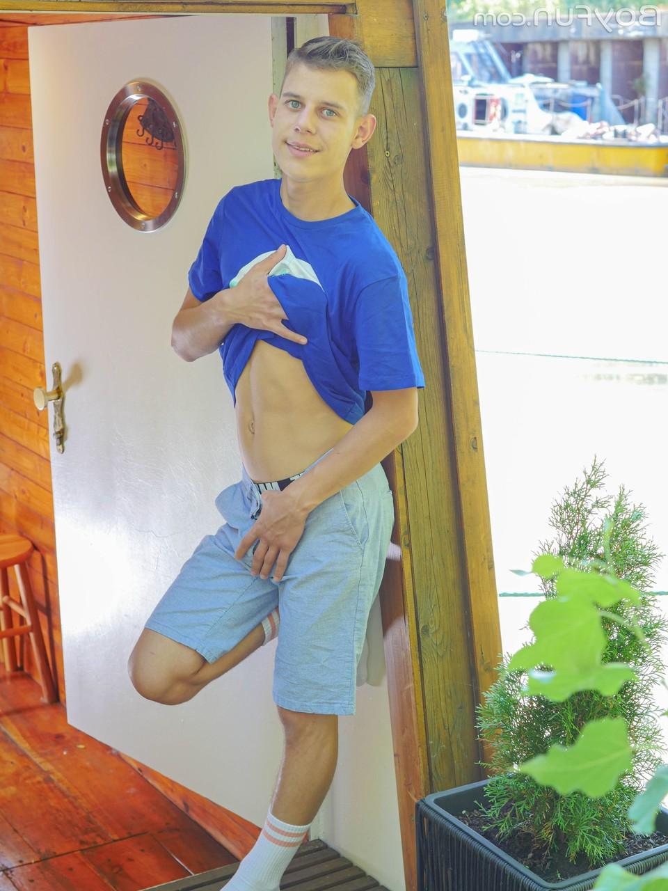 20P Chico divertido Ollie granero