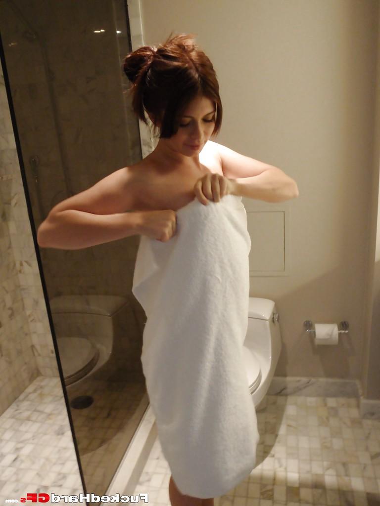 16P Cute babe Ashlyn removes panties and bares sexy bottom after bath time
