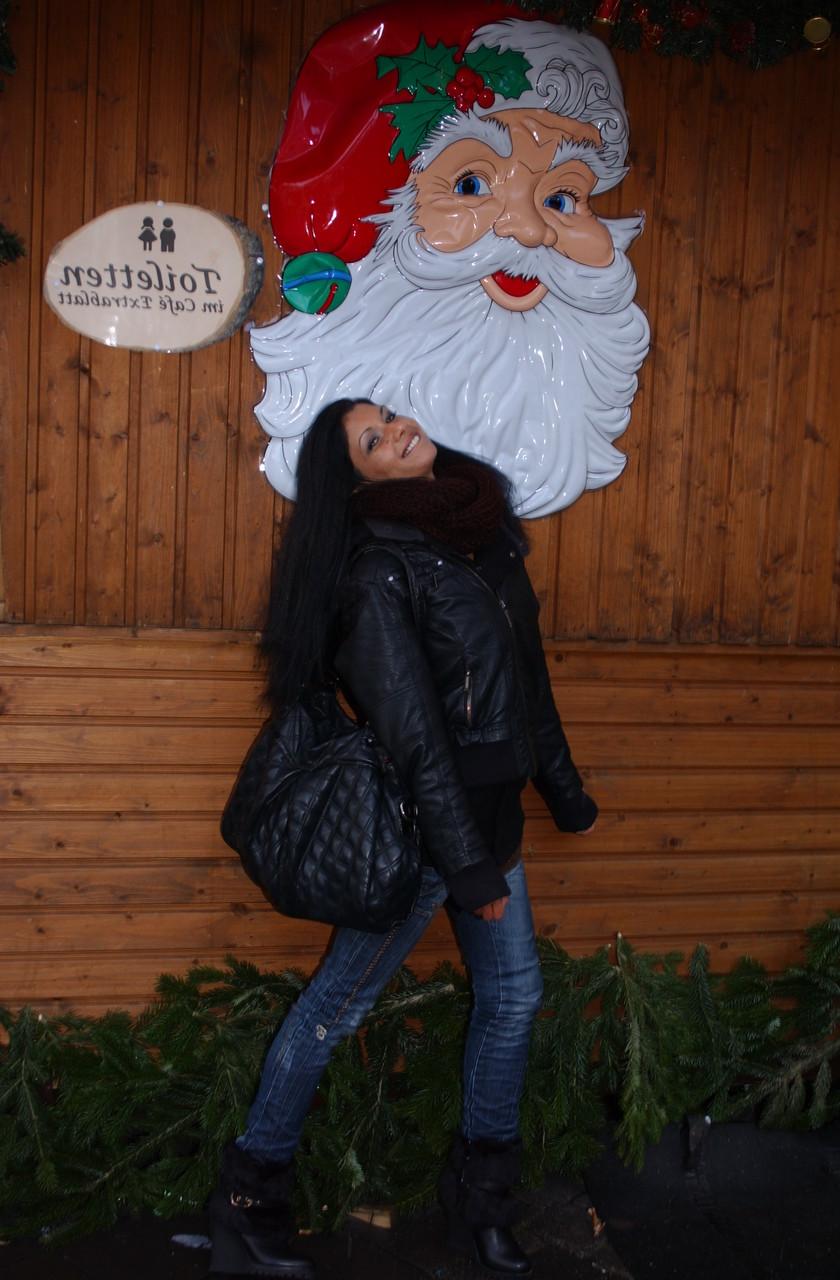 17P Hot young brunette goes home with stranger for hot oldman reverse cowgirl