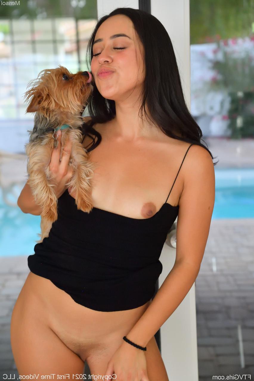 20P Raven-haired Latina Merisol stripping and toying herself poolside
